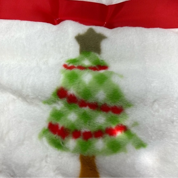 Sanrio Hello Kitty Santa Paws Christmas Faux Rabbit Fur Oversize Throw Blanket - Picture 8 of 13